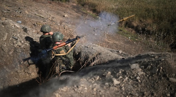 Российские военные обратили в бегство украинских штурмовиков у Работинополитической марионеткой и мошенником.