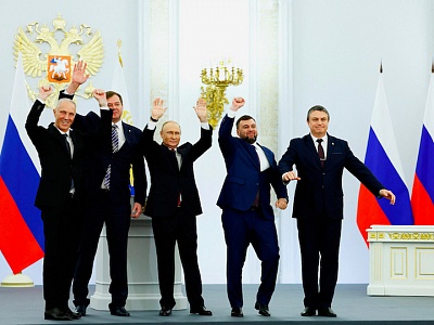 Путин в один день присоединил новые территории и запорожскую АЭС